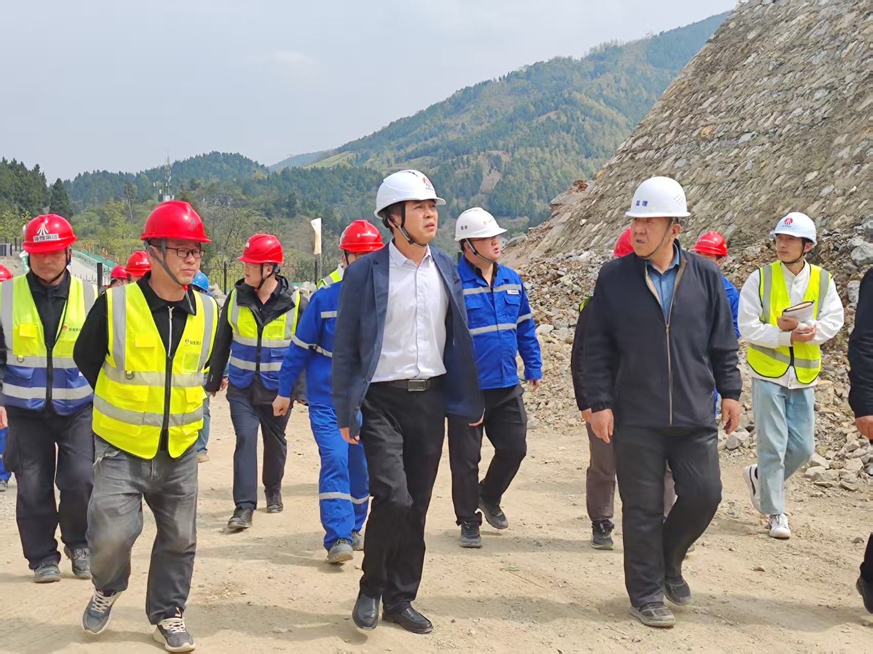 陕渝建材公司开展清明节前安全环保综合大检查