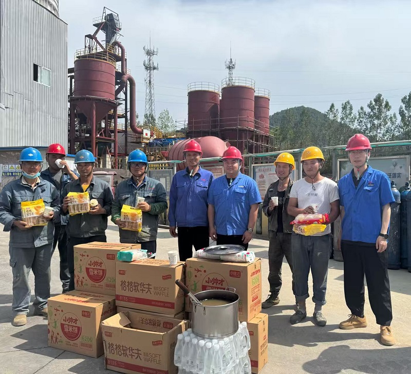 赛柯瑞思公司工会暖心慰问外委施工人员
